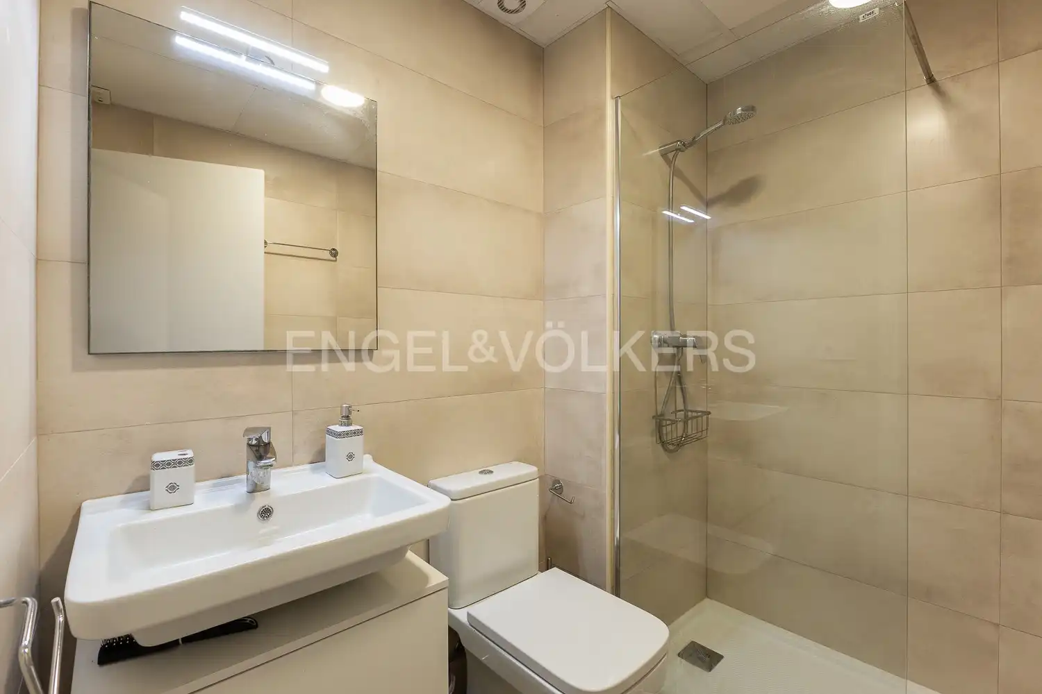 Baño de Casa o chalet en venta en Valencia con Aire acondicionado, Calefacción y Jardín privado