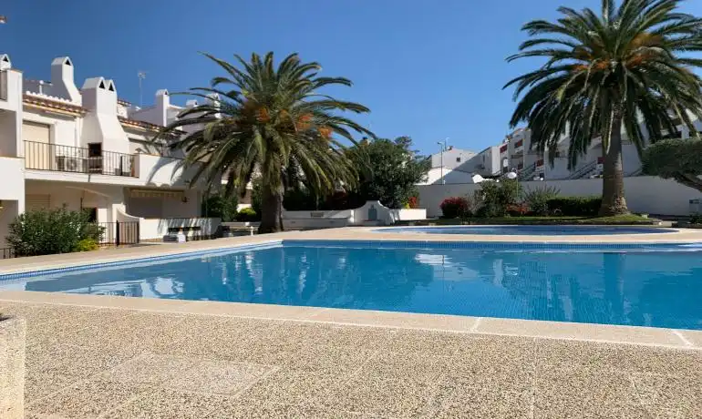 Schwimmbecken von Erdgeschoss zum Verkauf in Roses mit Privatgarten, Möbliert und Gemeinschaftspool