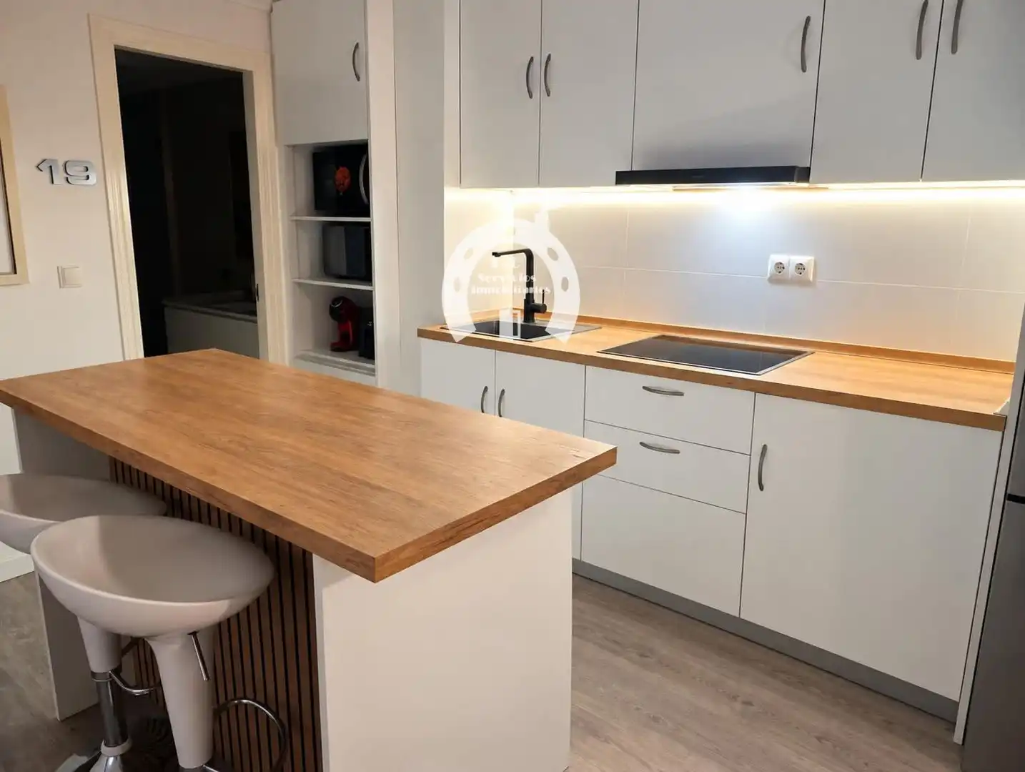 Kitchen of Flat for sale in Elche / Elx  with Air Conditioner