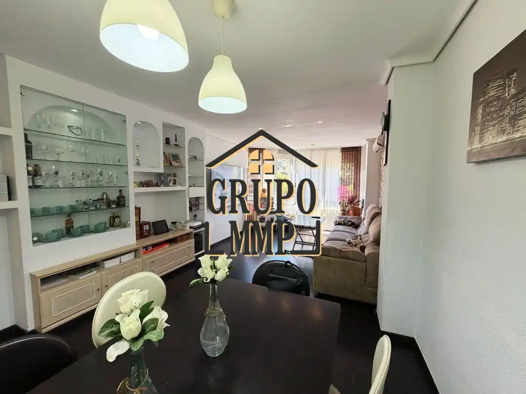 Sala de estar de Apartamento en venta en Benicasim / Benicàssim con Aire acondicionado, Calefacción y Amueblado