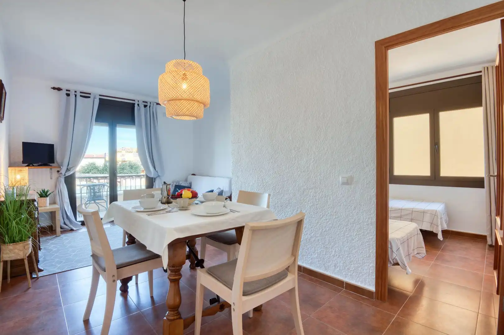 Menjador de Apartament en venda en L'Escala amb Terrassa i Moblat