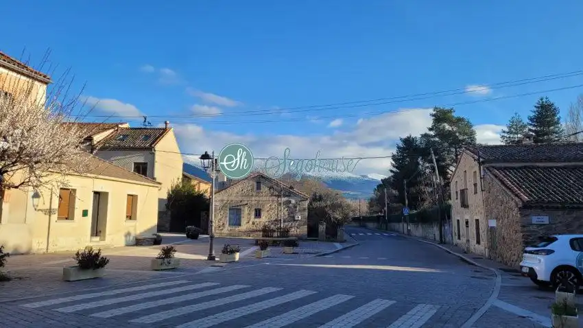 Vista exterior de Casa o chalet de alquiler en Navas de Riofrío con Calefacción y Balcón