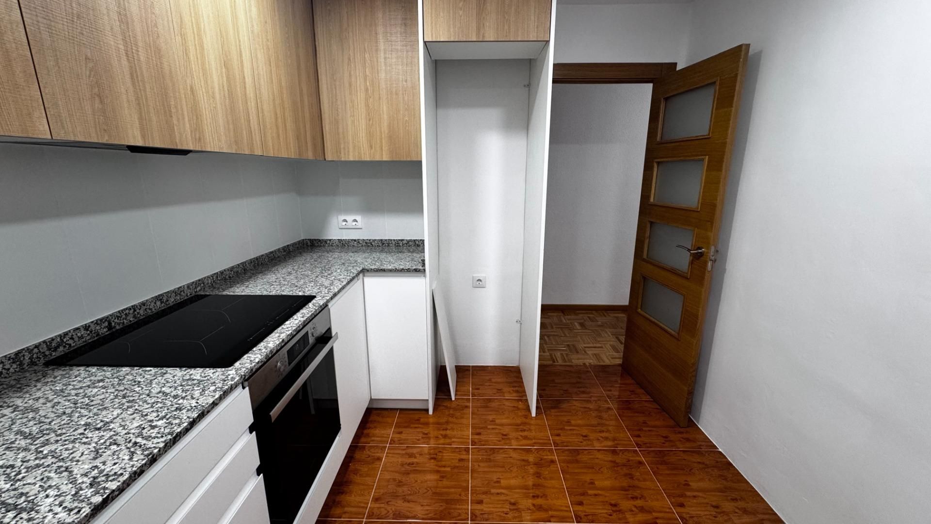Cocina de Piso de alquiler en  Valencia Capital con Parquet