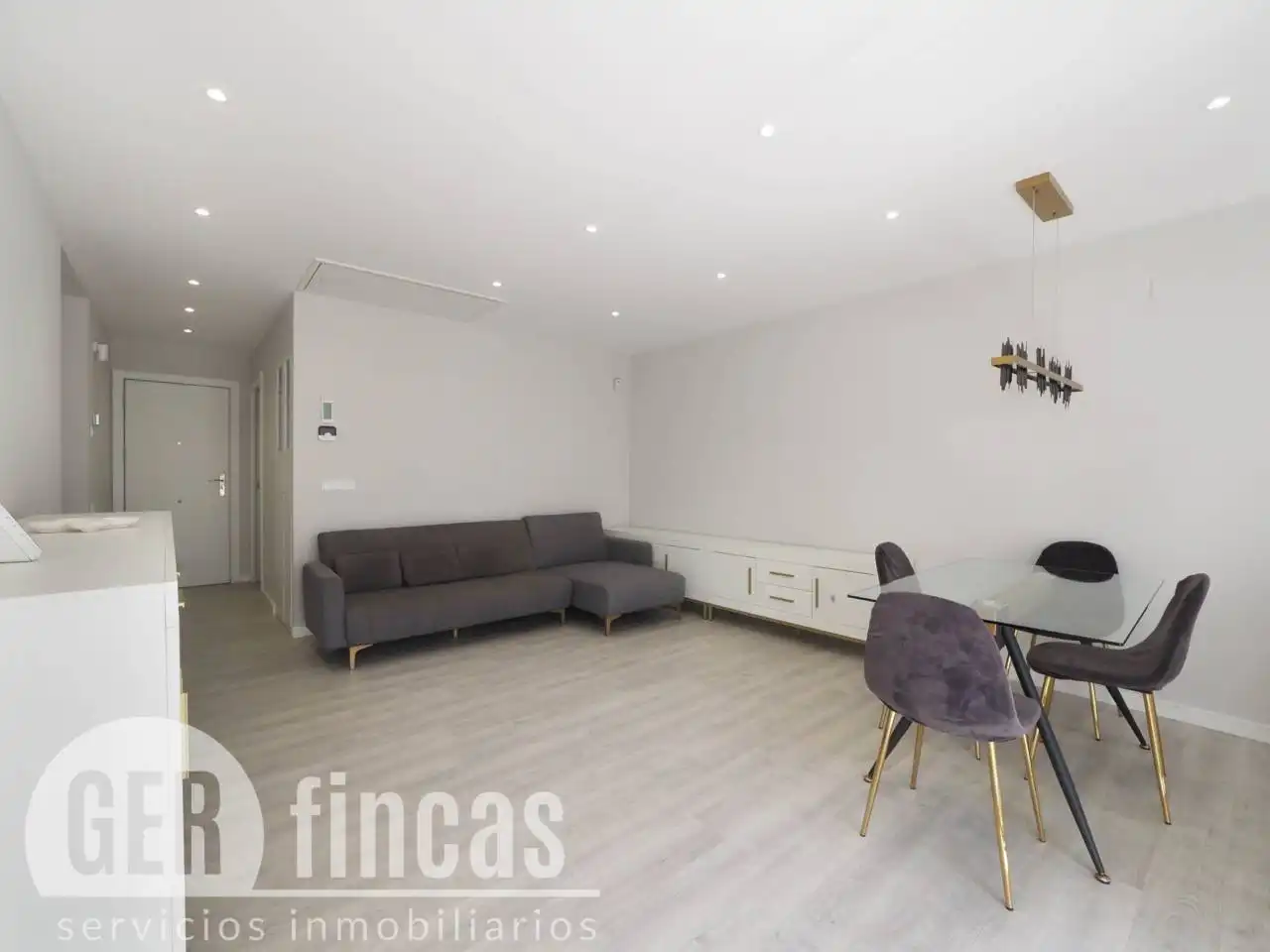 Flat for rent in Calle Josep Llimona, Poble Nou