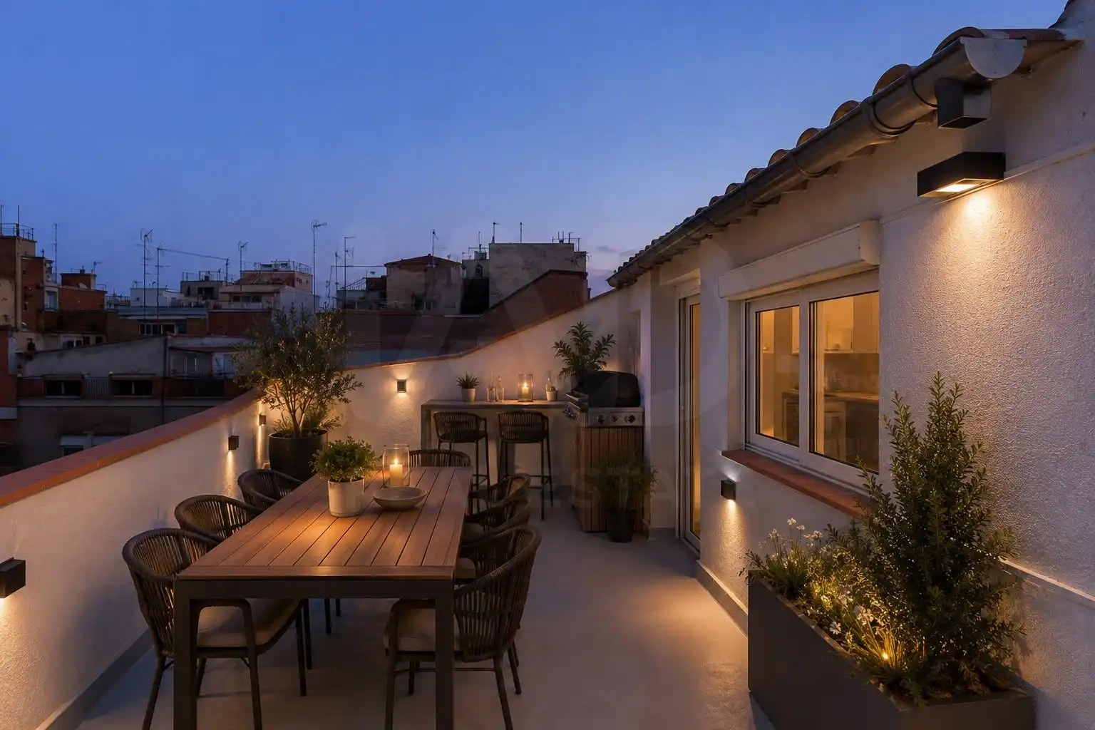 Terrasse von Einfamilien-Reihenhaus zum Verkauf in Badalona mit Klimaanlage, Heizung und Terrasse