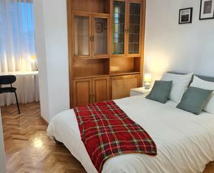 Bedroom of Flat to share in  Madrid Capital  with Washing machine