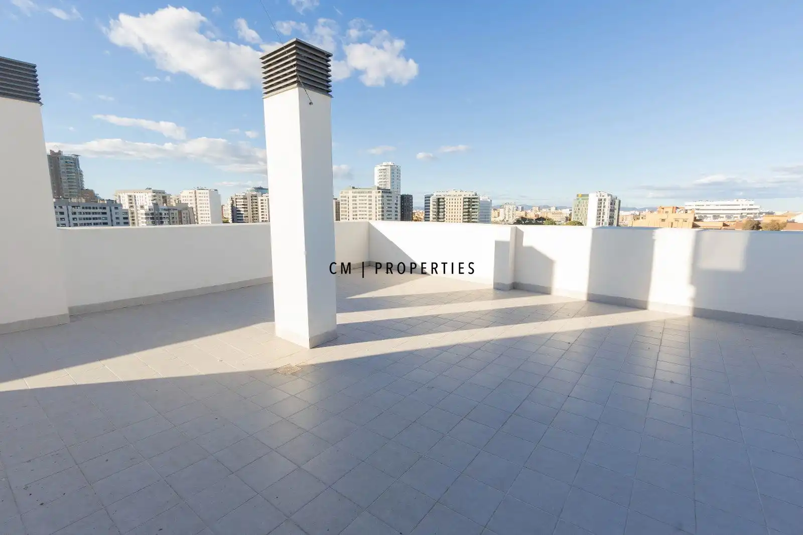 Terrasse von Wohnung zur Miete in Valencia mit Terrasse, Abstellraum und Schwimmbad