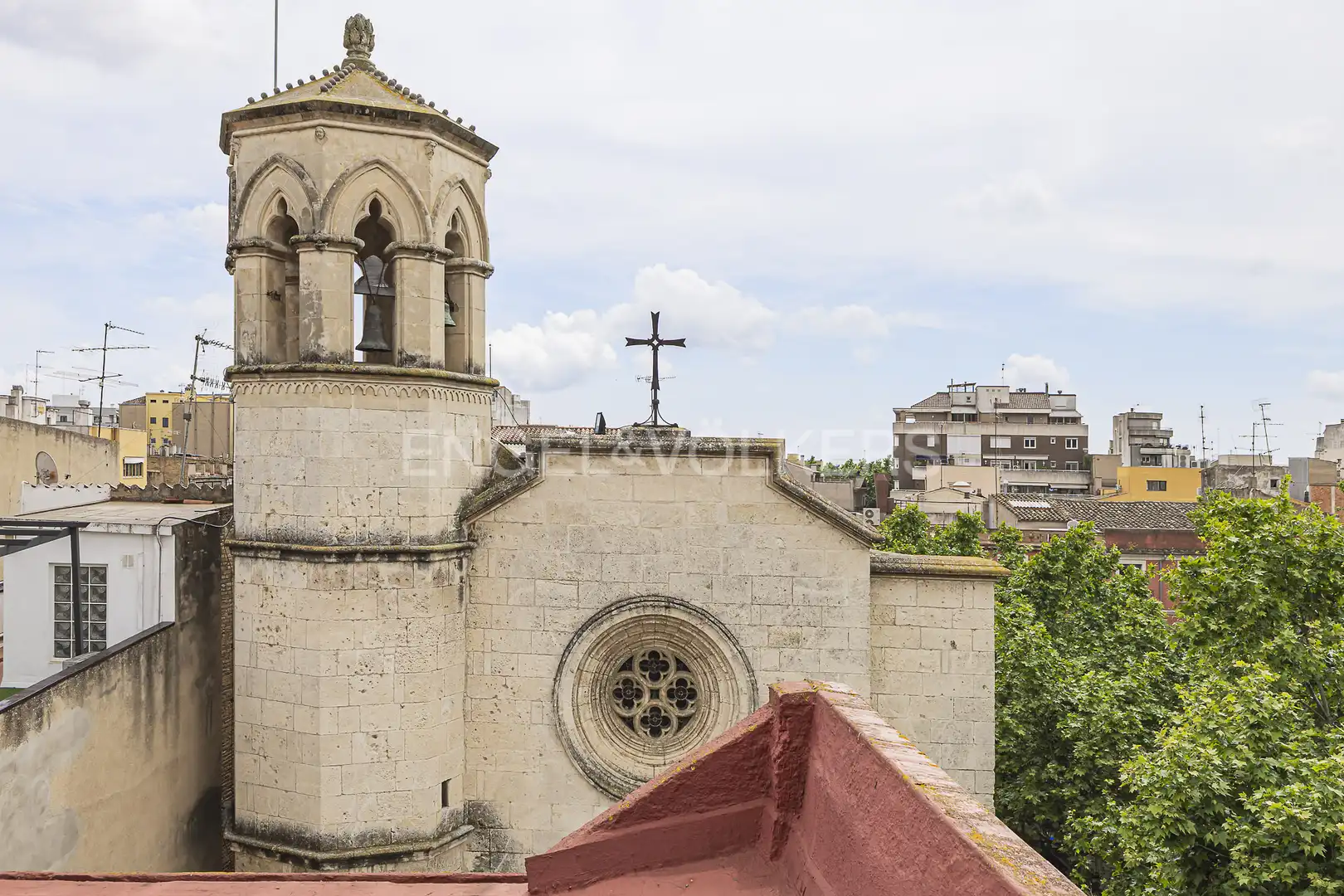 Vista exterior de Edifici en venda en Vilafranca del Penedès