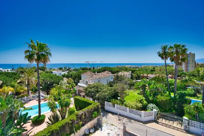 Chalet con piscina en venta en Elviria - Cabopino, imagen 20