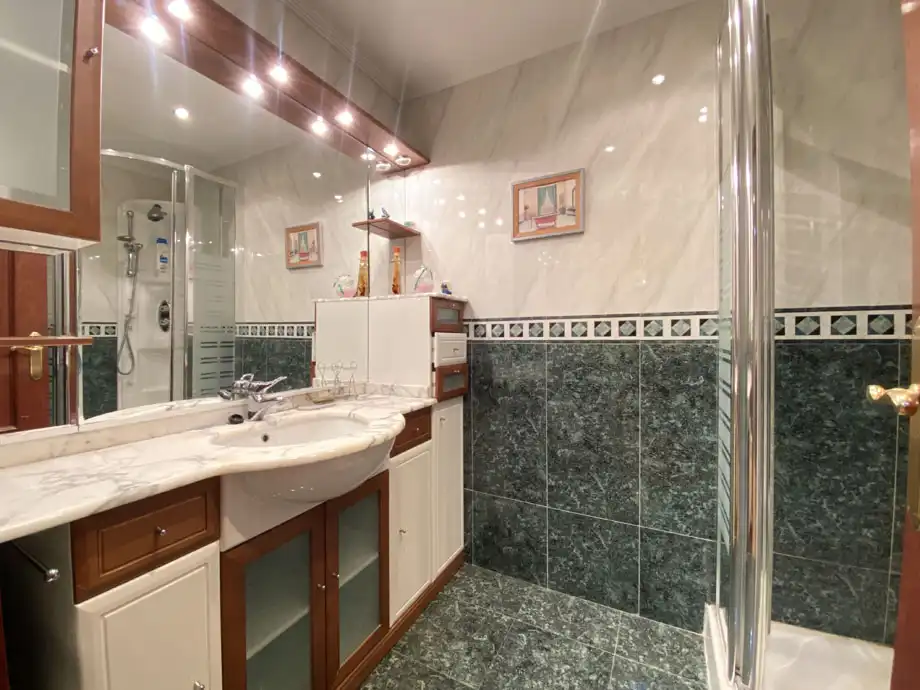 Flat for sale in Ariznabarra