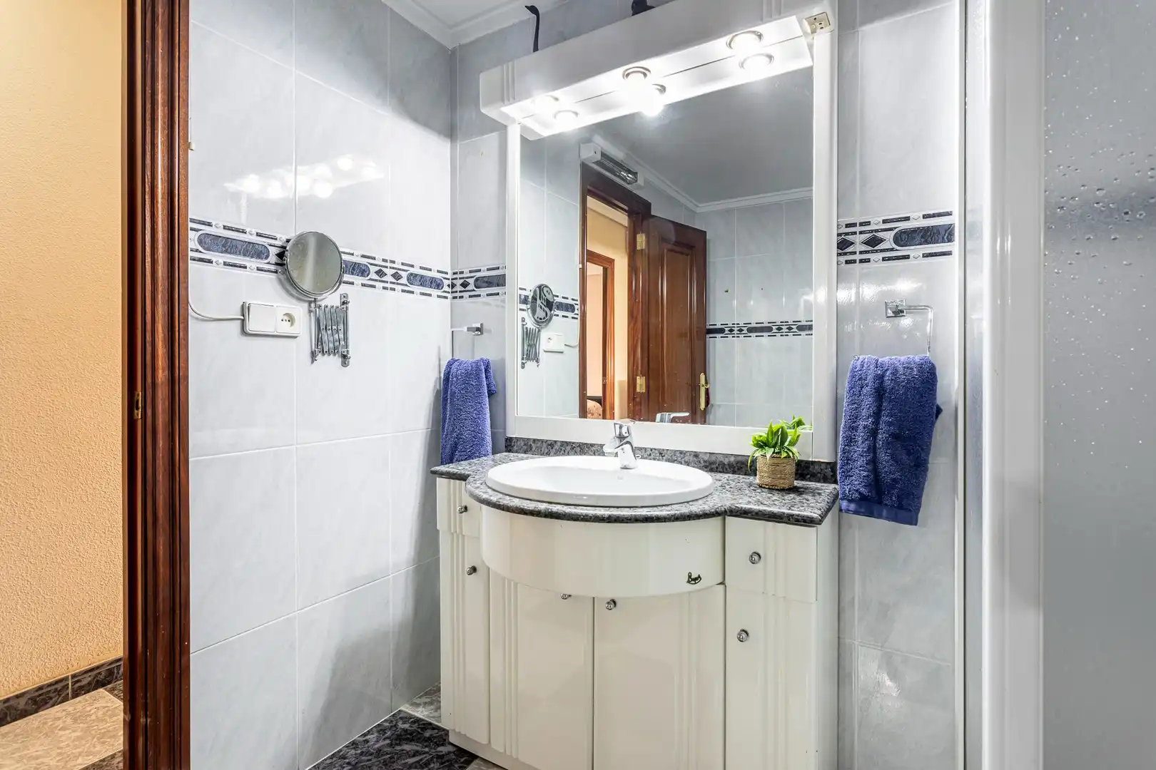 Baño de Piso en venta en Valencia con Aire acondicionado, Calefacción y Balcón