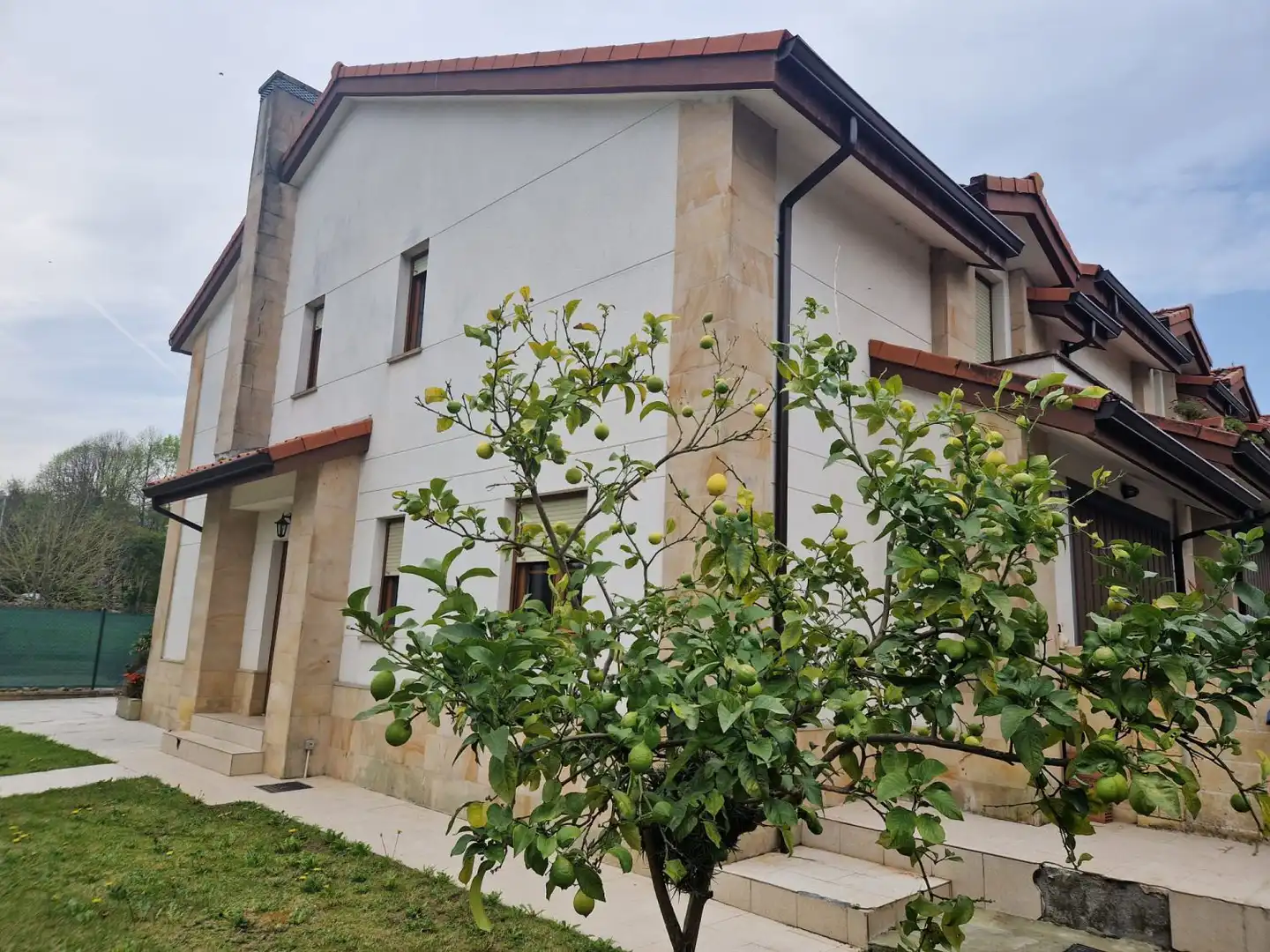 Vista exterior de Casa o chalet en venta en Reocín con Calefacción, Jardín privado y Terraza