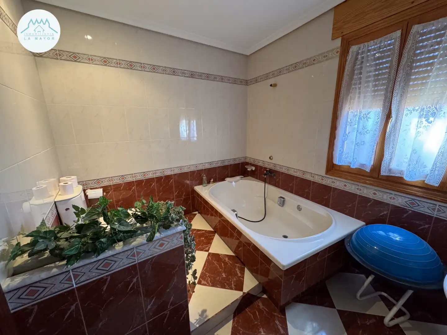 Bathroom of Houses for sale in Carrión de Calatrava  with Air Conditioner, Terrace and Furnished