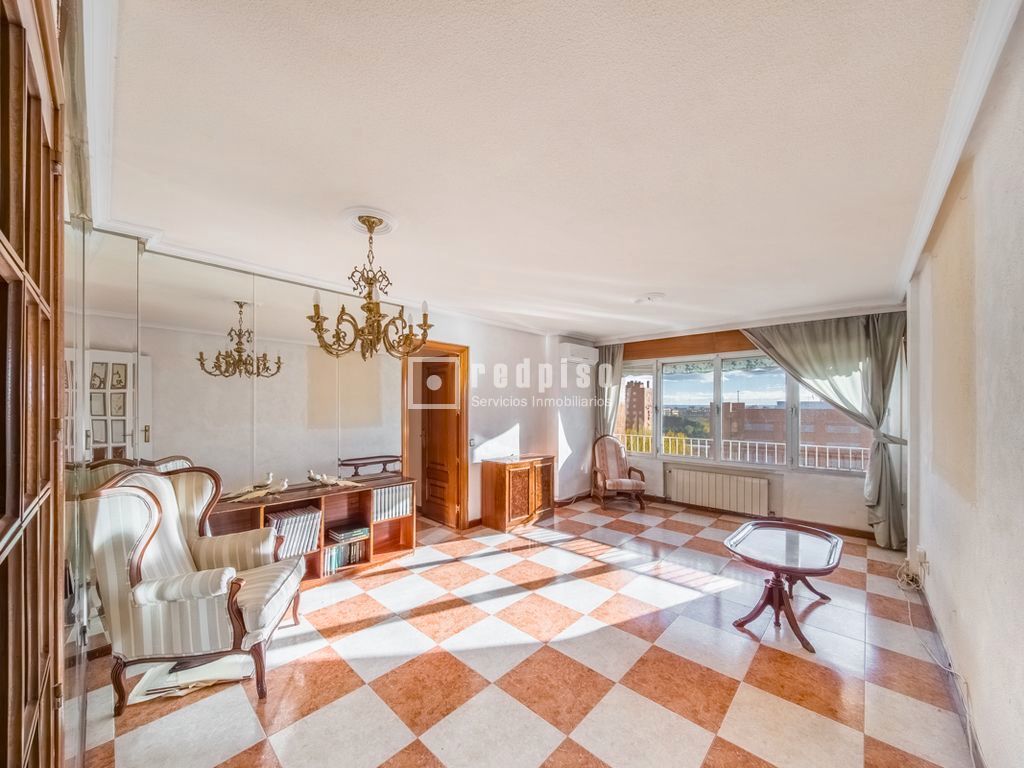 Sala d'estar de Pis en venda en  Madrid Capital amb Aire condicionat i Calefacció
