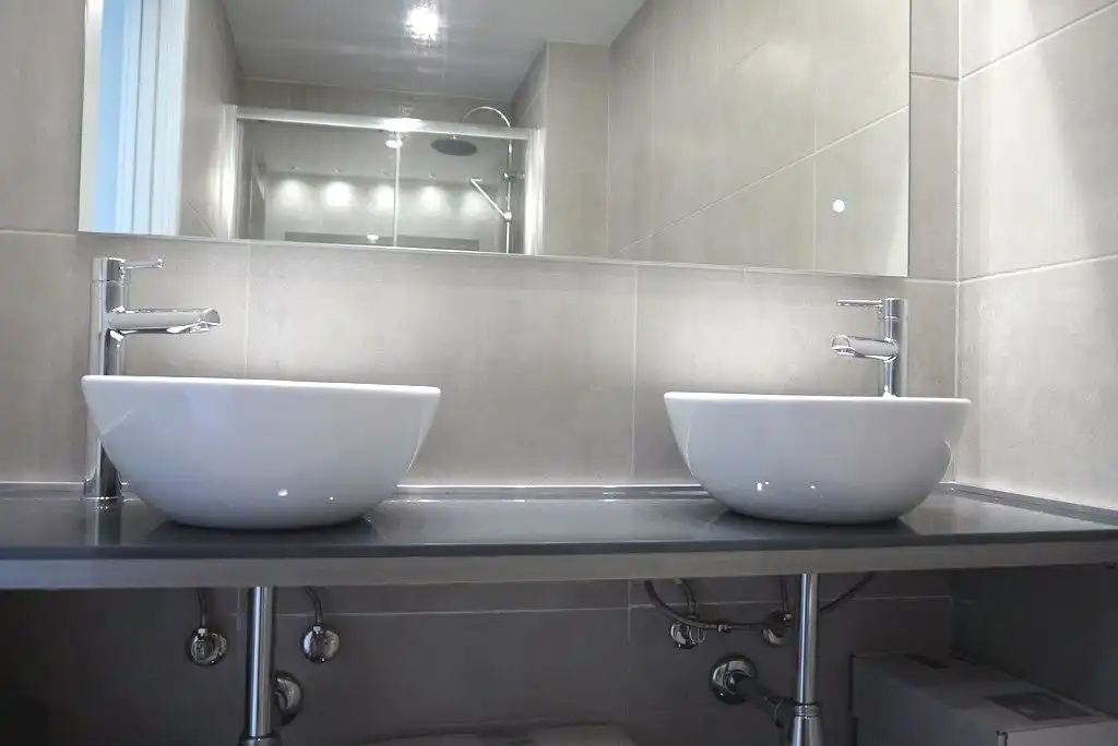Bathroom of Flat for rent in Bilbao   with Heating, Terrace and Swimming Pool