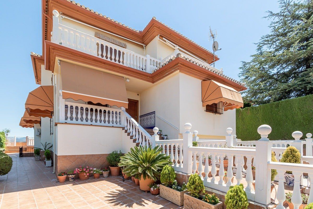 Exterior view of House or chalet for sale in Monachil  with Air Conditioner, Heating and Terrace