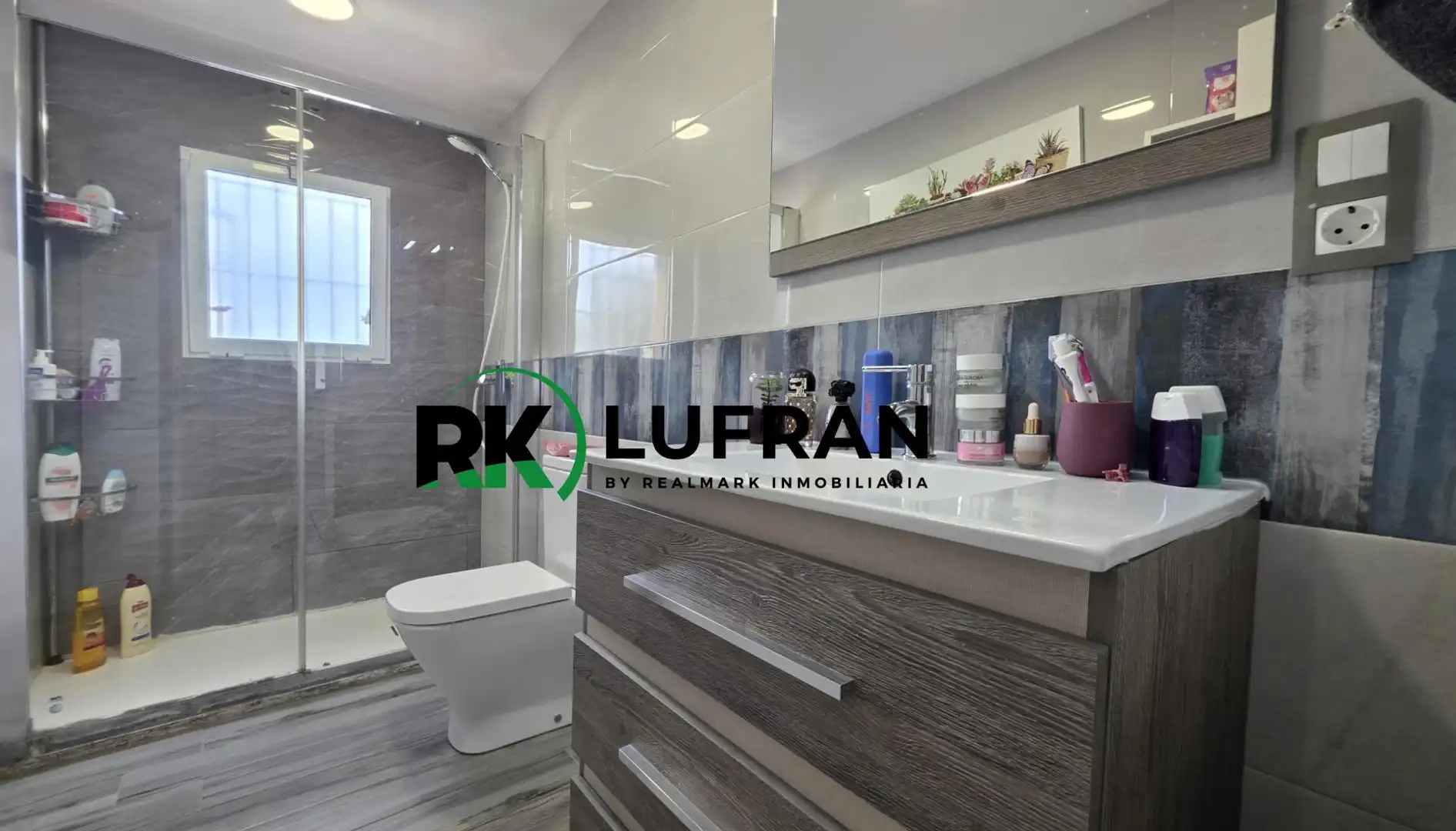 Baño de Casa o chalet en venta en Alicante / Alacant con Jardín privado y Piscina