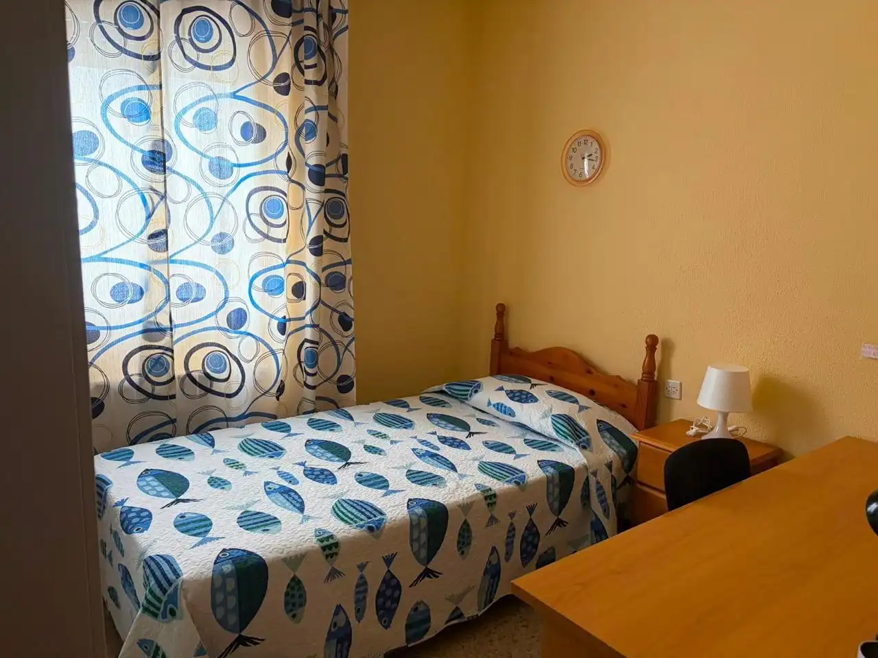 Schlafzimmer von Wohnung zur Miete in Granada mit Möbliert