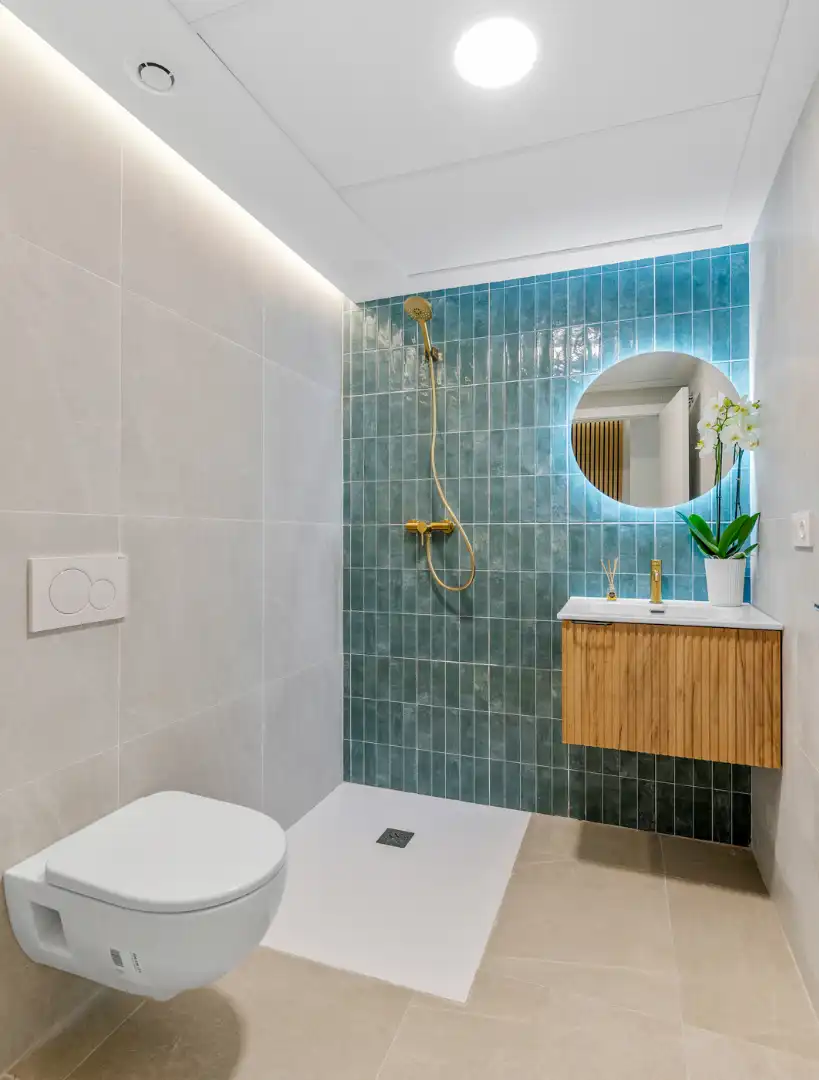 Baño de Piso en venta en Jacarilla con Trastero, Balcón y Piscina comunitaria