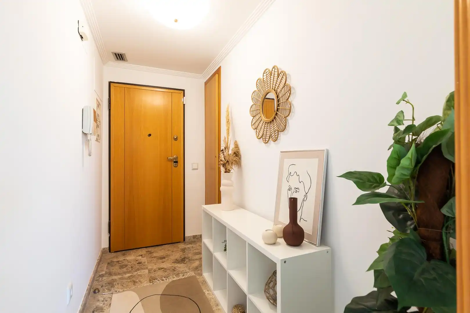 Flat for rent in Valencia  with Air Conditioner, Heating and Storage room