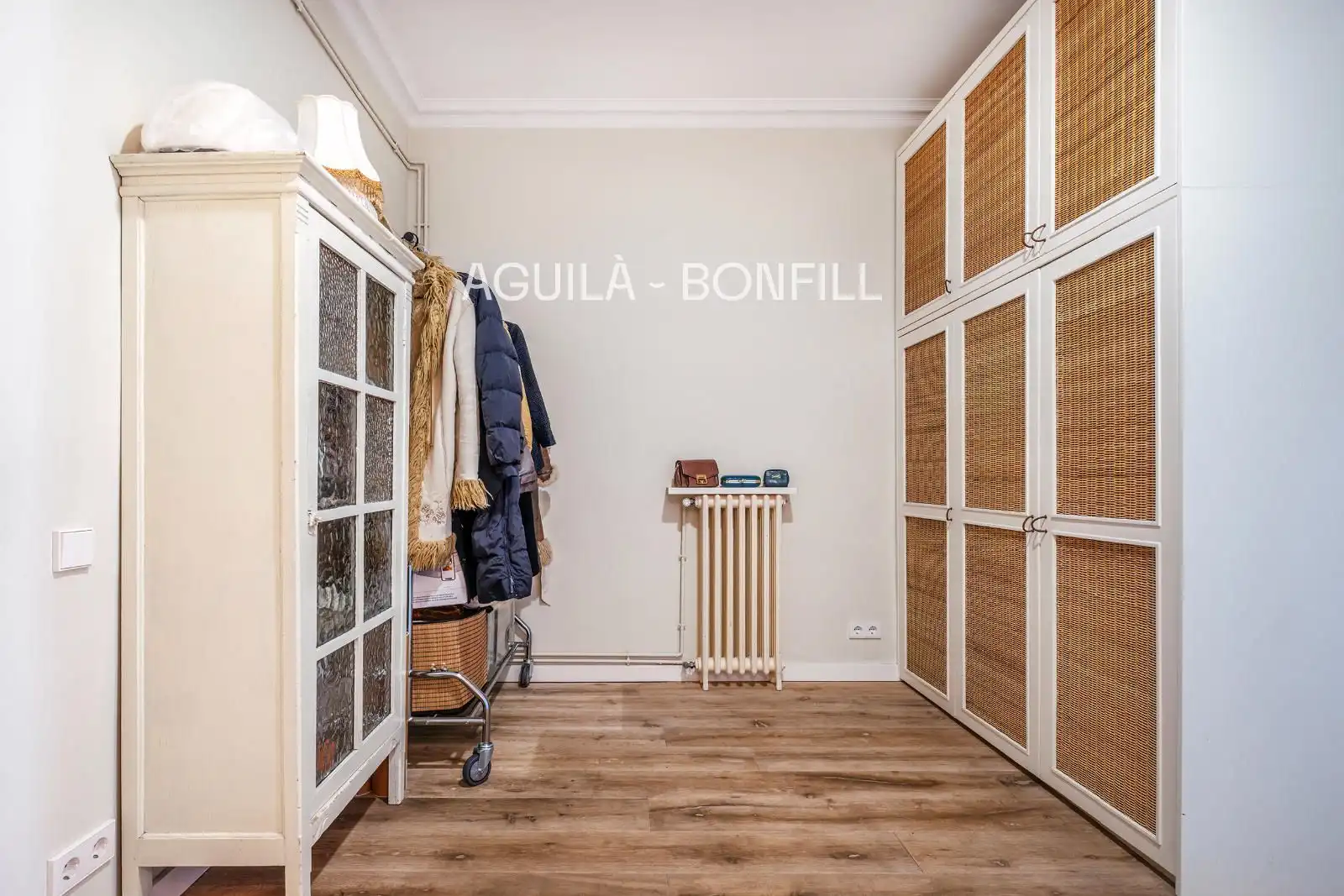 Wohnung zum Verkauf in Barcelona mit Klimaanlage, Heizung und Parkett