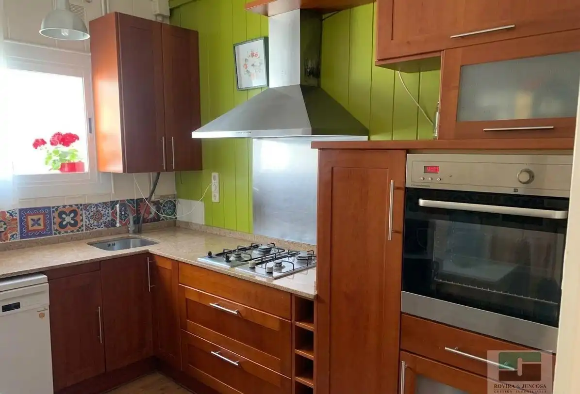 Cocina de Piso de alquiler en Castelldefels con Aire acondicionado, Calefacción y Parquet
