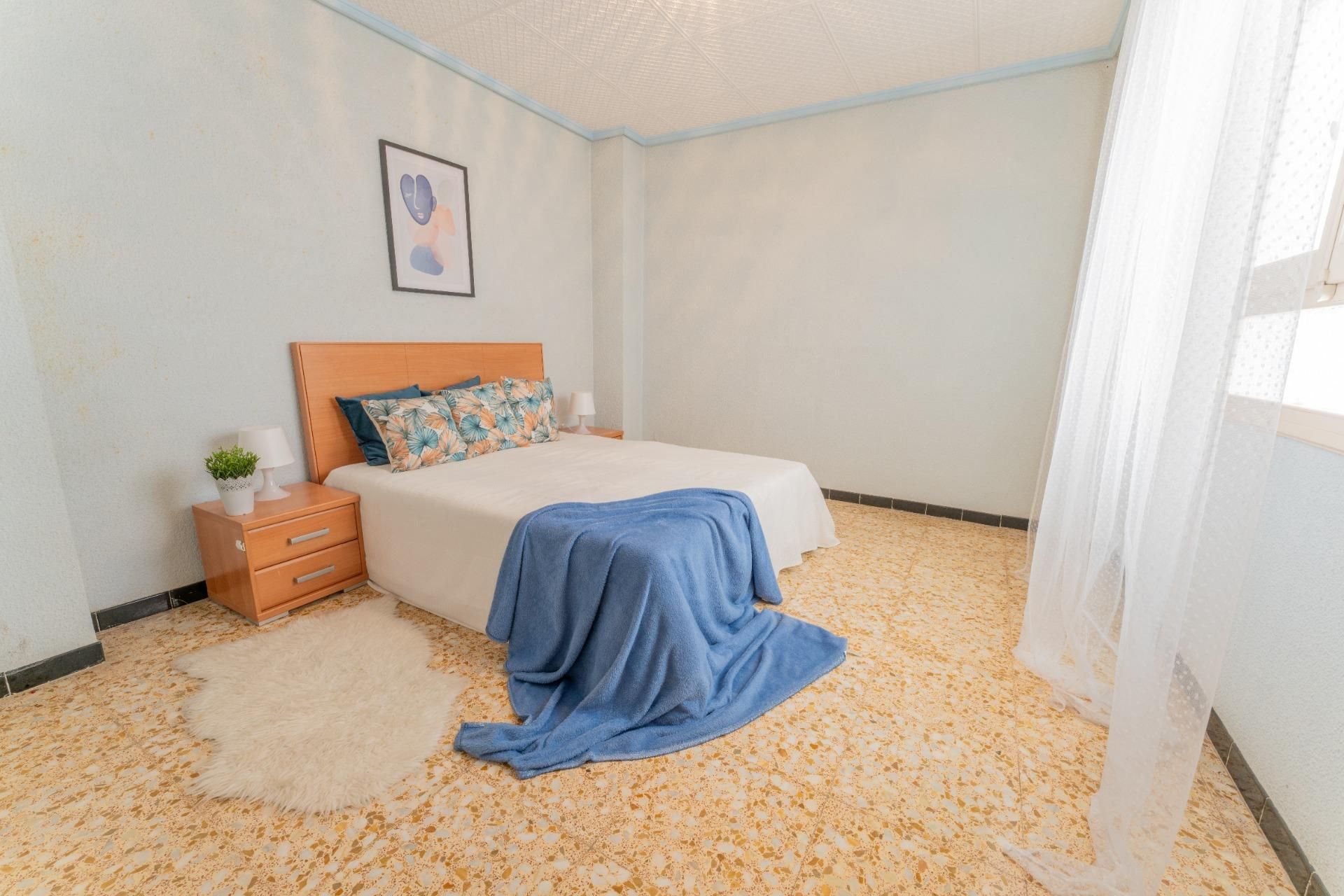 Bedroom of Flat for sale in Elche / Elx  with Air Conditioner and Balcony