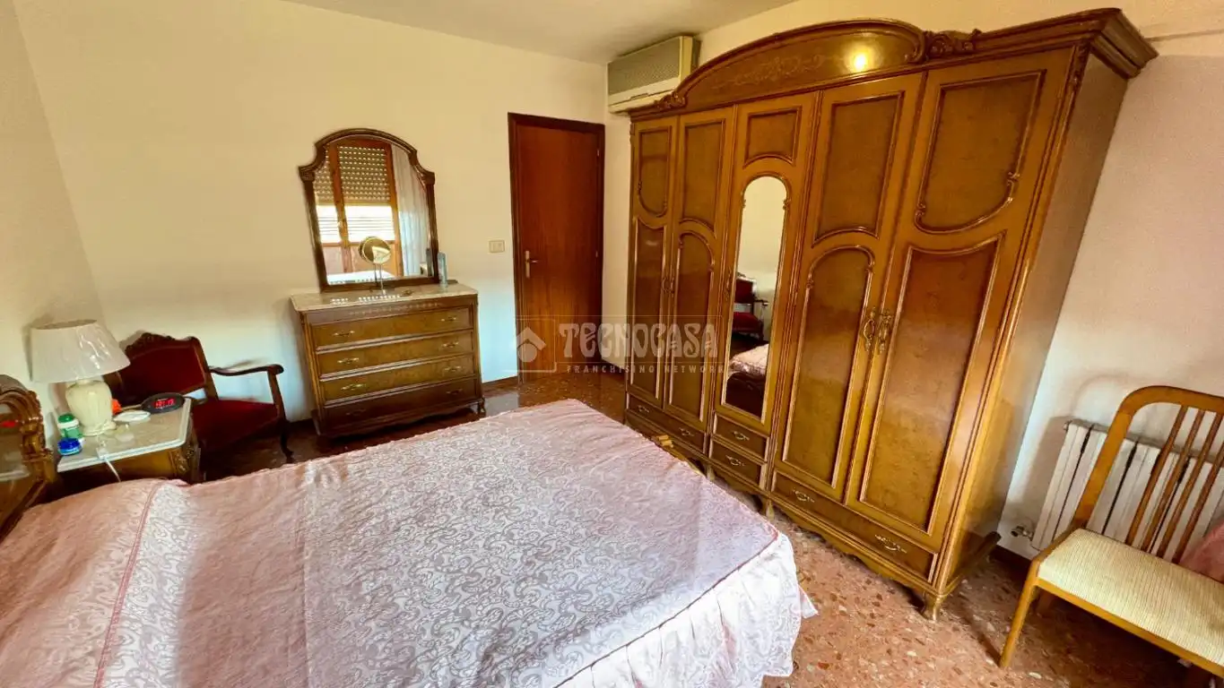 Habitación de Piso en venta en Zaragoza con Calefacción, Terraza y Trastero