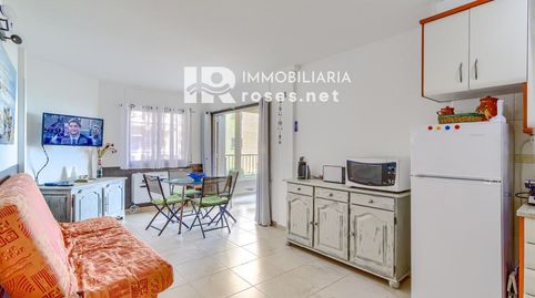 Foto 5 de Piso en venta en Maritim, Salatar, Roses