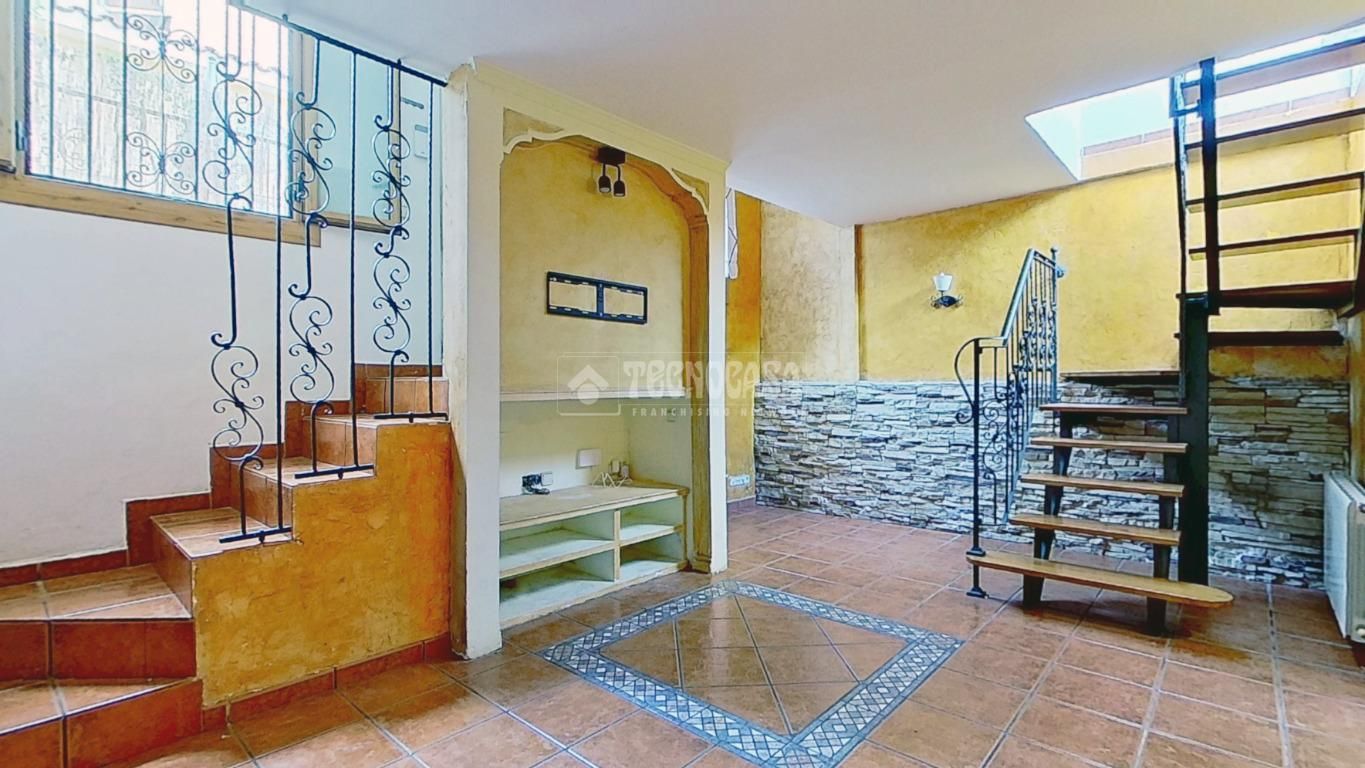 Casa adosada en venta en  Barcelona Capital con Calefacción