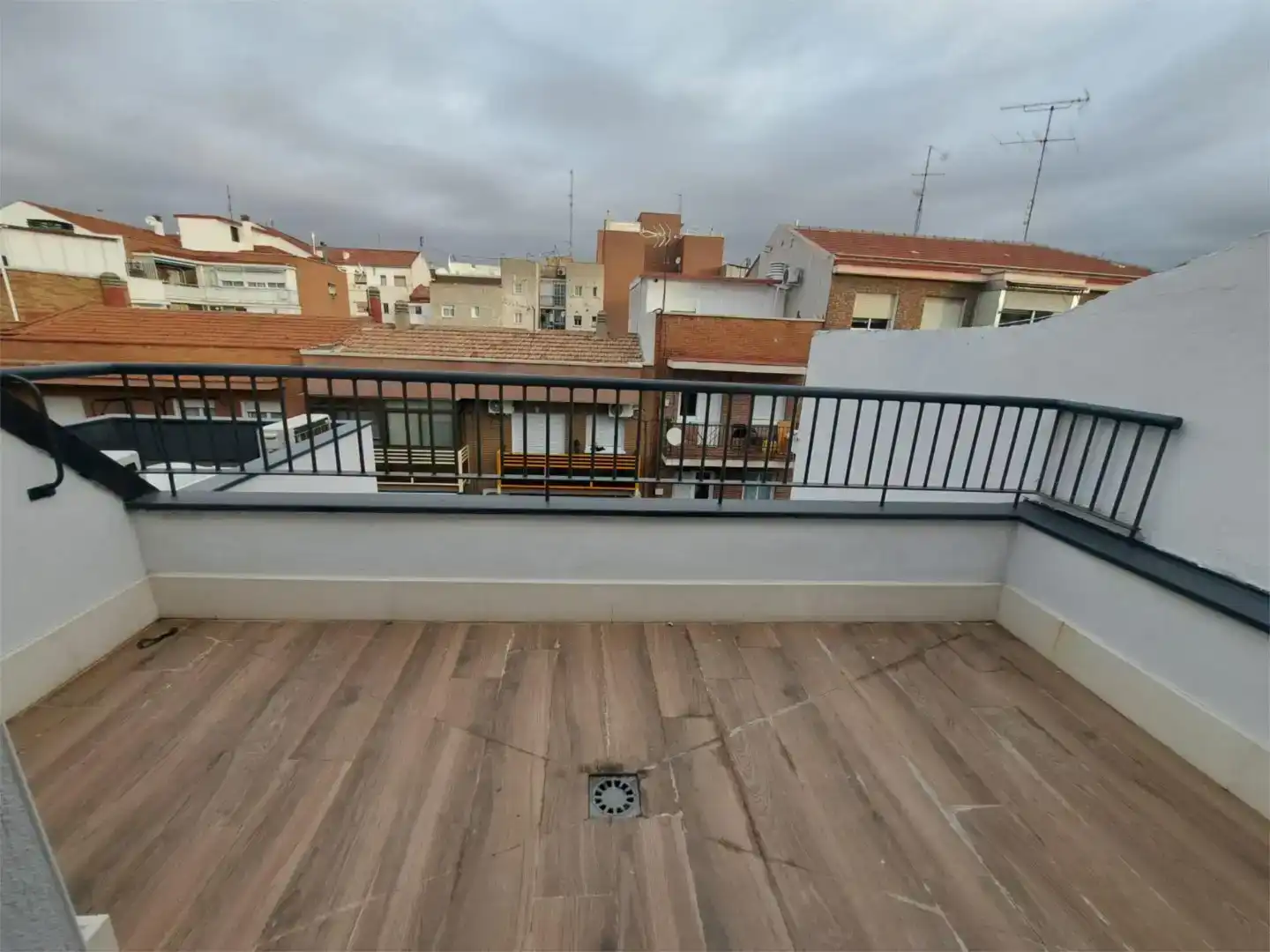 Terrasse von Maisonette zur Miete in Madrid mit Abstellraum