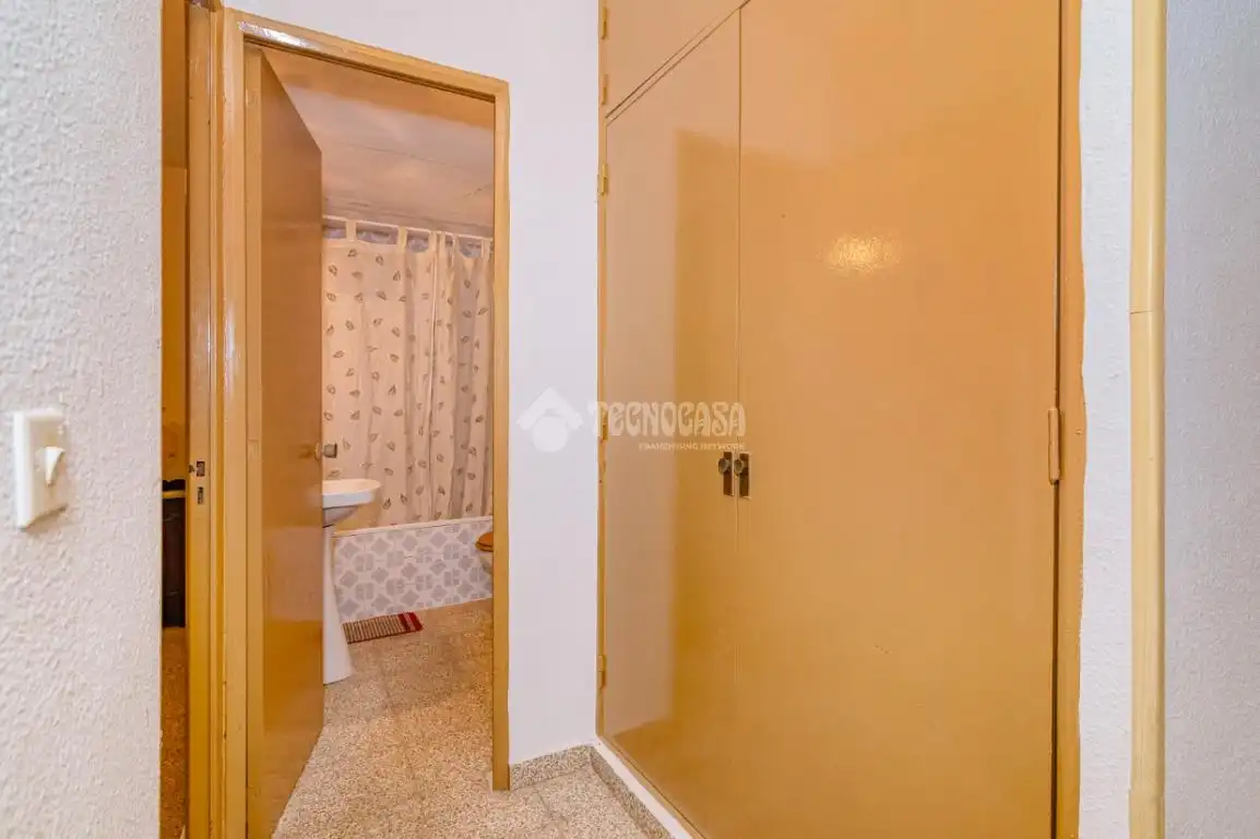 Habitación de Piso en venta en Lucena con Aire acondicionado y Amueblado