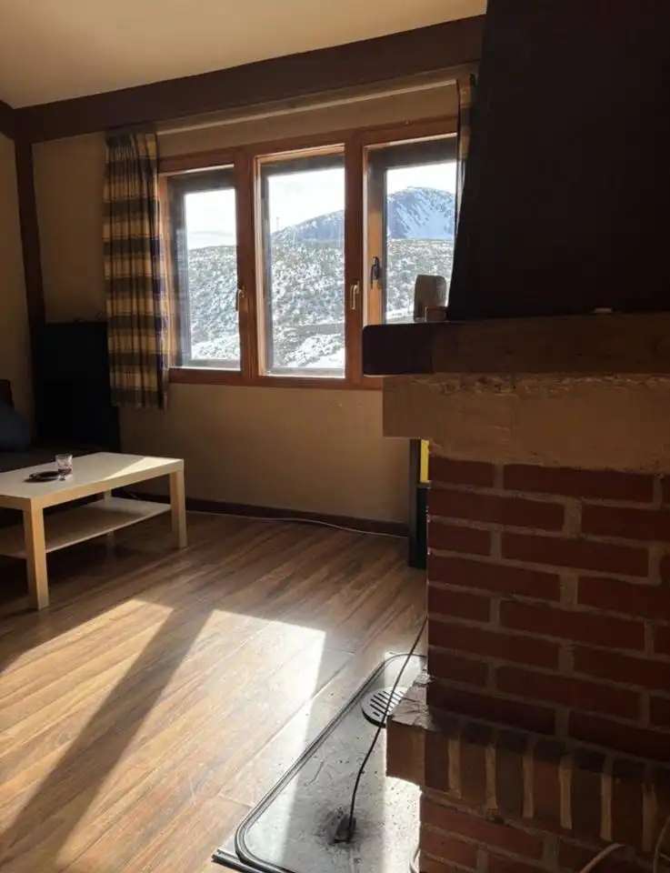 Sala de estar de Dúplex en venta en Puebla de Lillo con Calefacción, Trastero y Amueblado