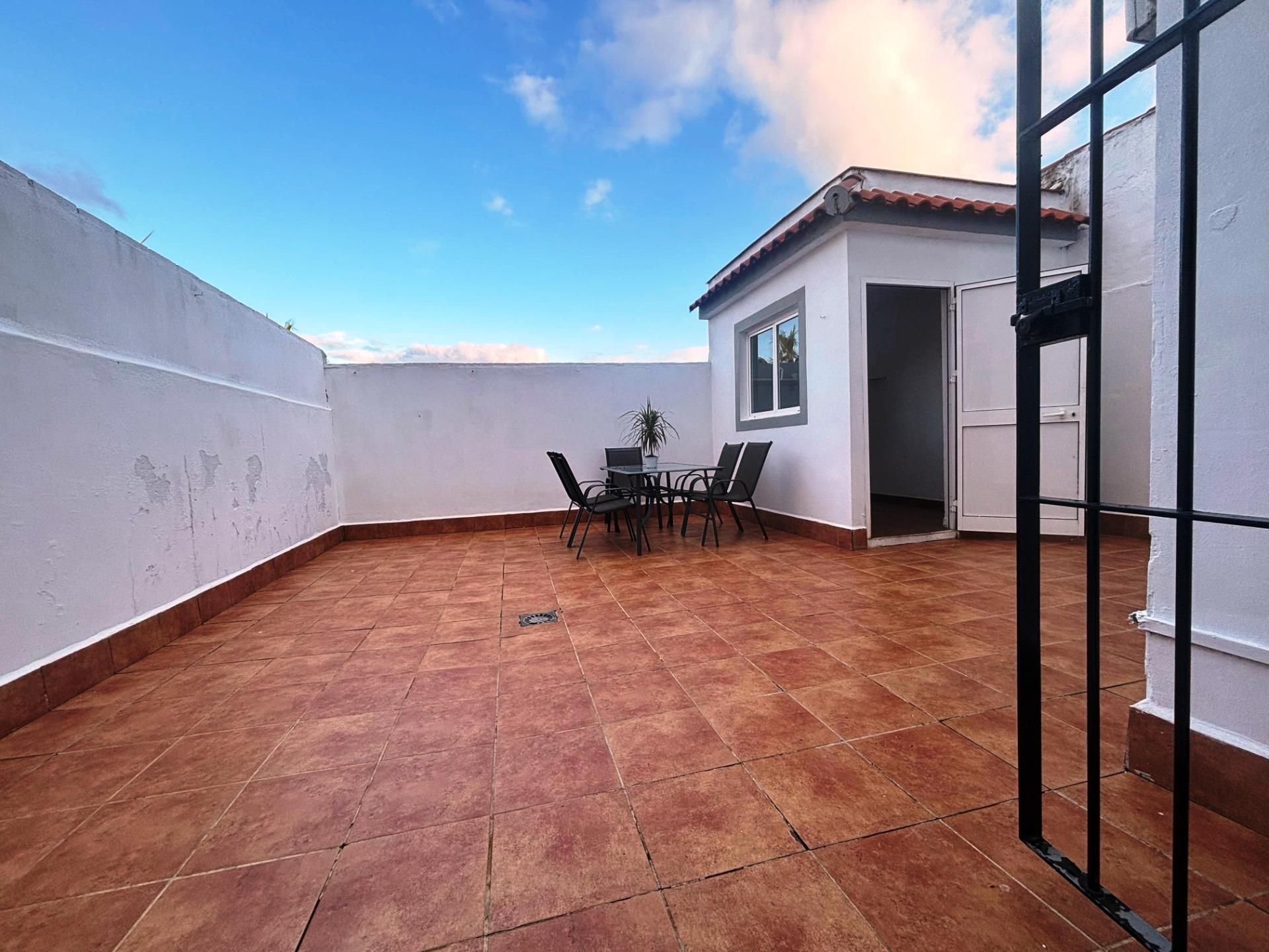Terrassa de Casa adosada en venda en Albaida del Aljarafe amb Aire condicionat i Traster