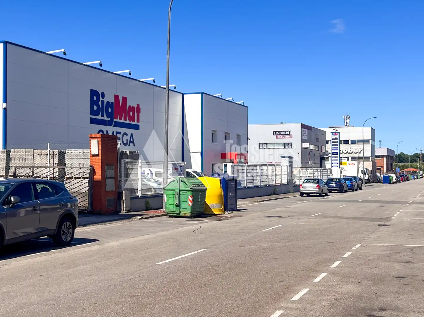 Außenansicht von Fabrikhallen zur Miete in Gijón 