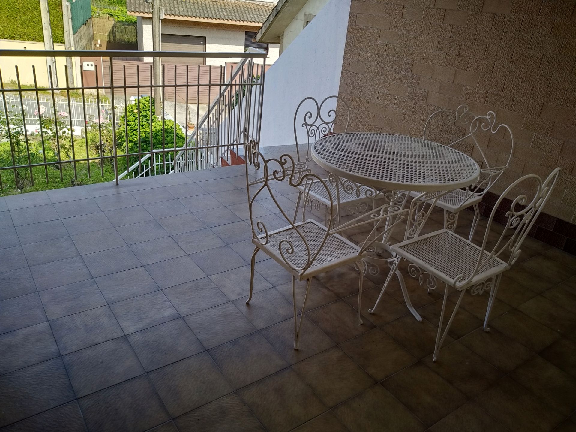 Terrassa de Casa o xalet en venda en Pontevedra Capital  amb Calefacció, Moblat i Forn