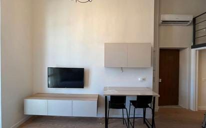 Sala d'estar de Pis en venda en  Almería Capital amb Aire condicionat i Moblat