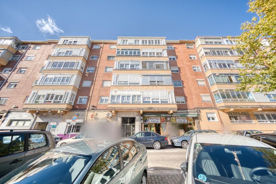 Exterior view of Flat for sale in Valladolid Capital  with Air Conditioner, Heating and Terrace