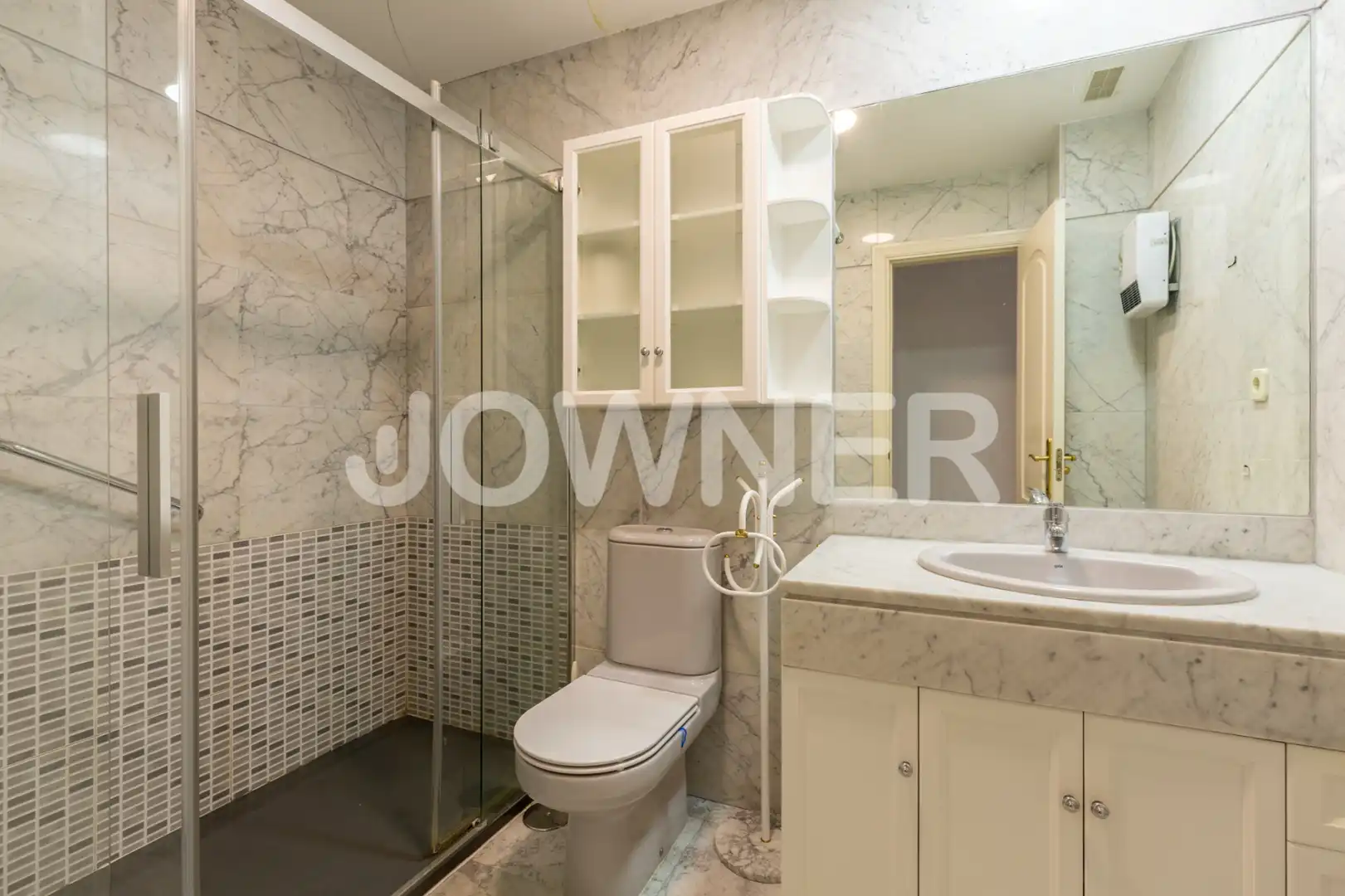 Baño de Piso en venta en Madrid con Aire acondicionado, Terraza y Horno