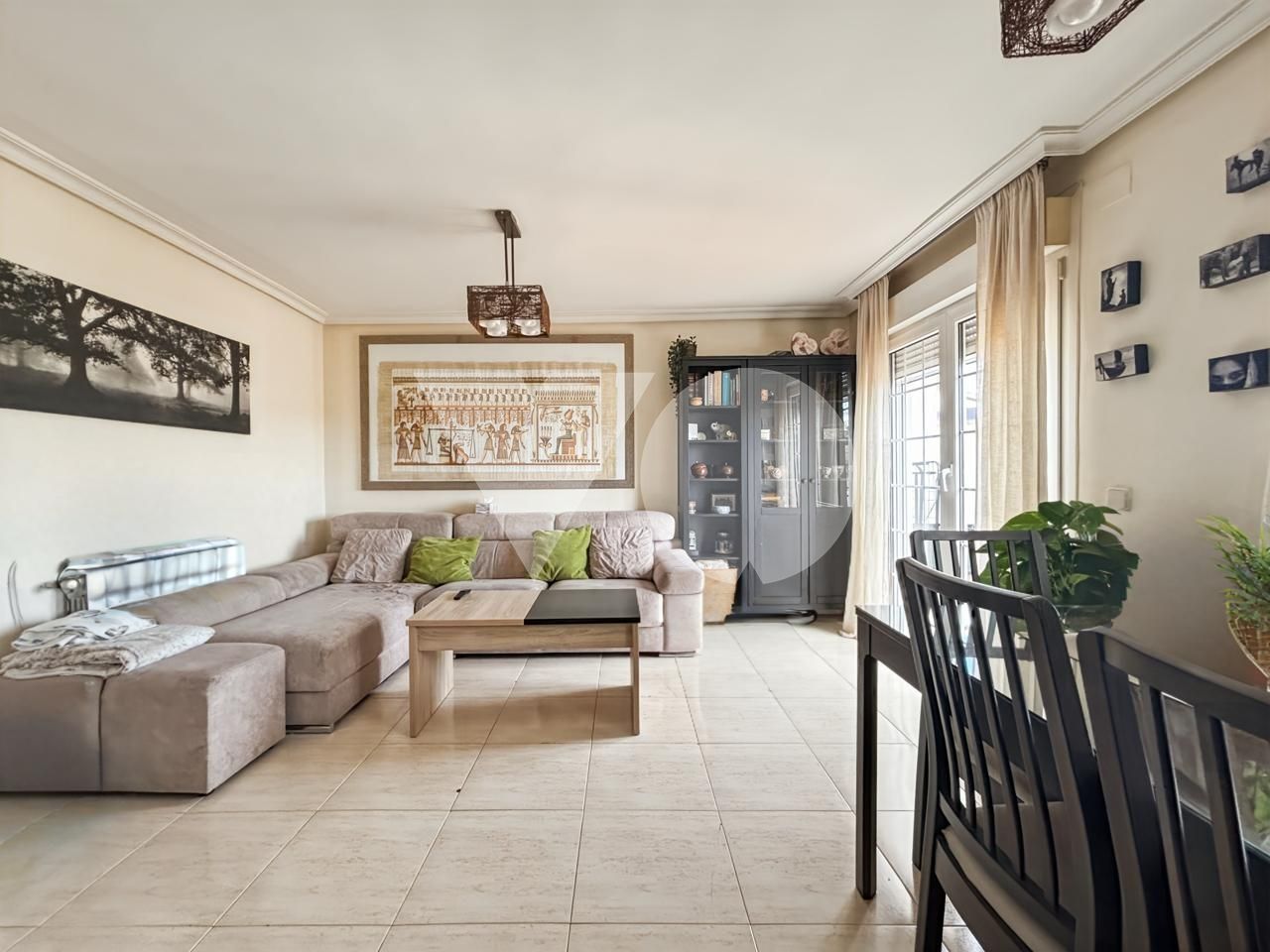 Sala d'estar de Casa o xalet en venda en Guadalix de la Sierra amb Calefacció, Terrassa i Piscina