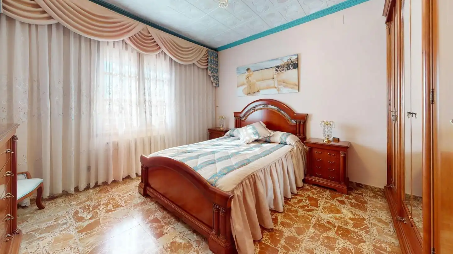 Dormitori de Casa o xalet en venda en Viladecans amb Jardí privat i Terrassa