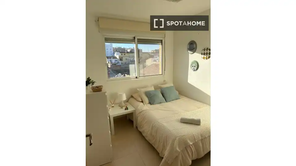 Bedroom of Flat for share in Benaguasil  with Air Conditioner, Heating and Furnished