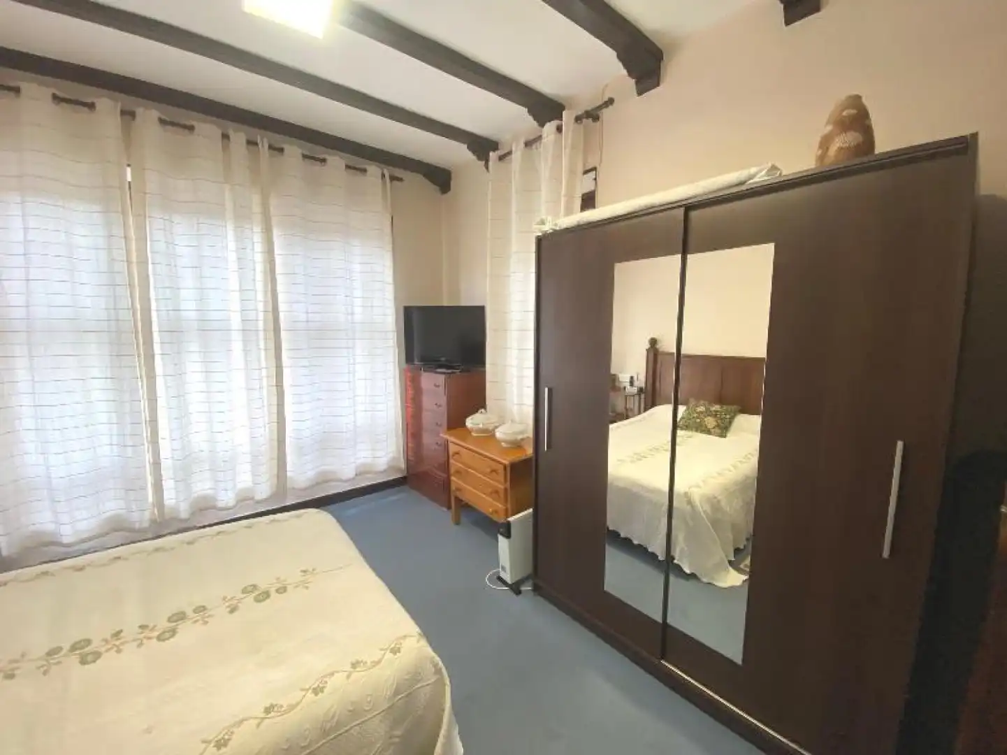 Habitación de Casa o chalet en venta en Torrelavega  con Calefacción, Trastero y Balcón