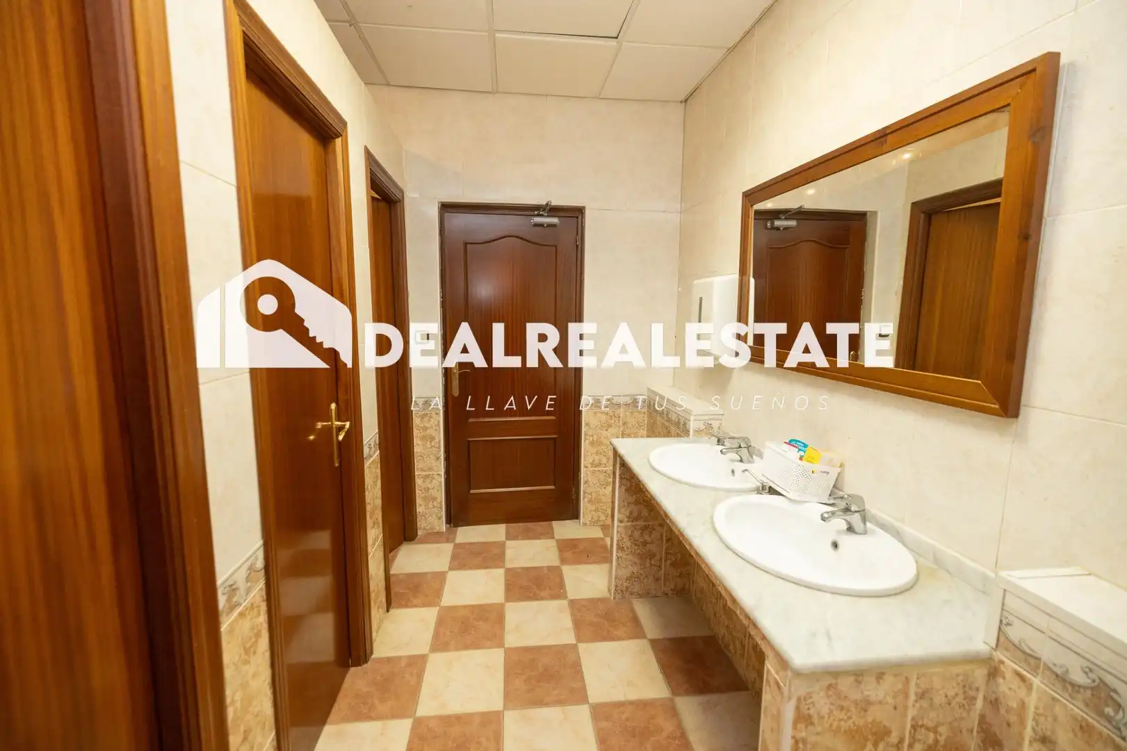 Local en venta en Calle FRAY LEOPOLDO ALPANDEIRE, Torre de la Reina
