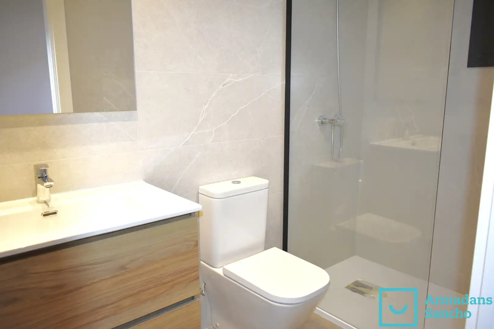 Baño de Piso de alquiler en Tiana con Aire acondicionado, Calefacción y Parquet