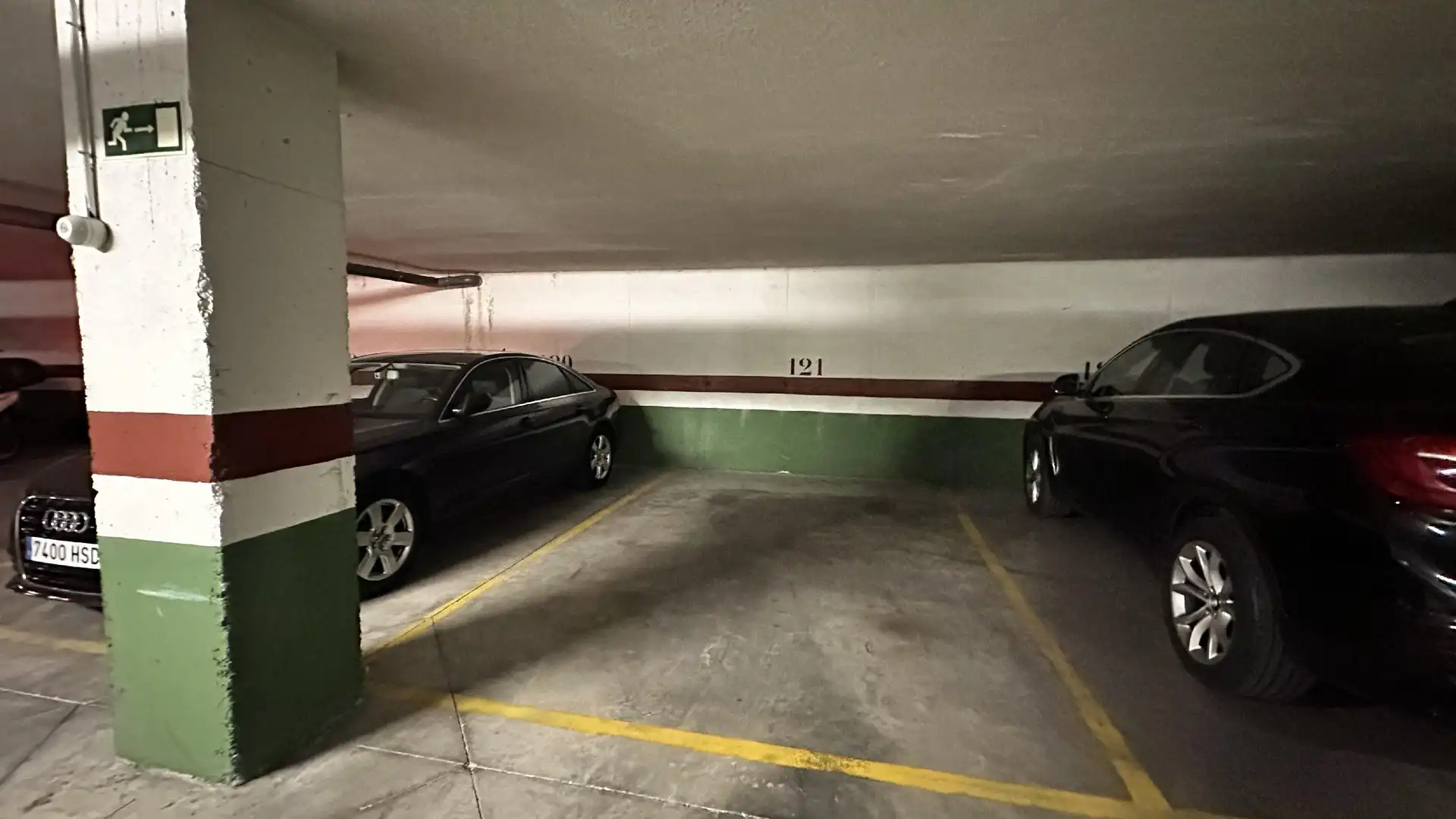 Parking de Apartamento en venta en Madrid con Aire acondicionado, Calefacción y Jardín privado