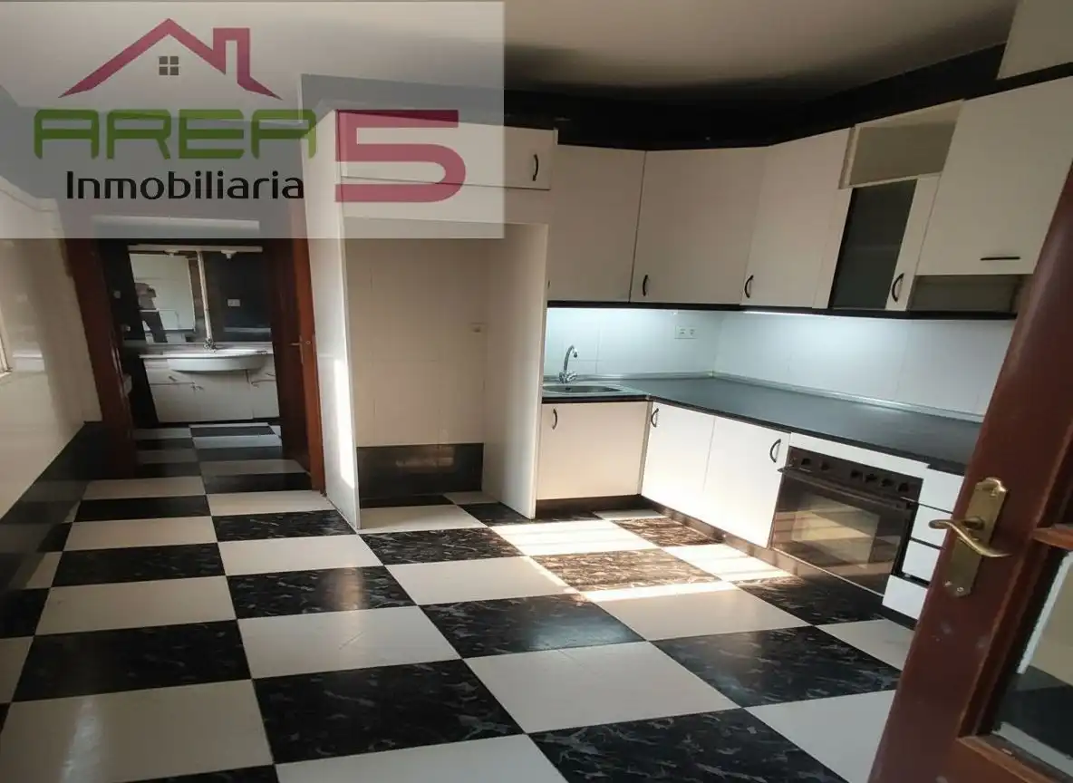 Houses for sale in Campanario