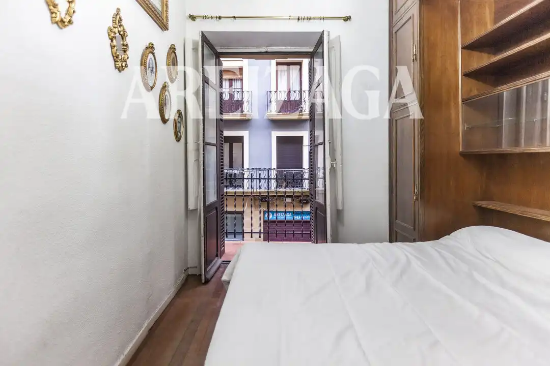 Habitación de Piso en venta en Donostia - San Sebastián  con Calefacción y Balcón