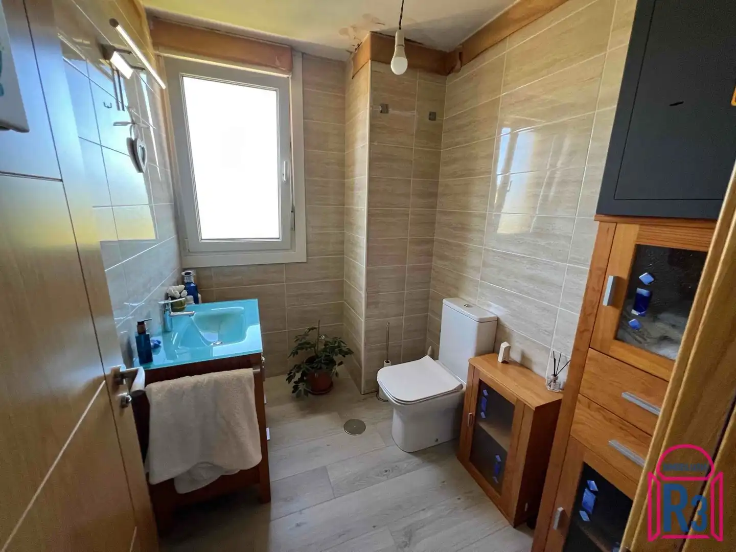 Baño de Casa adosada en venta en Garrafe de Torío con Calefacción