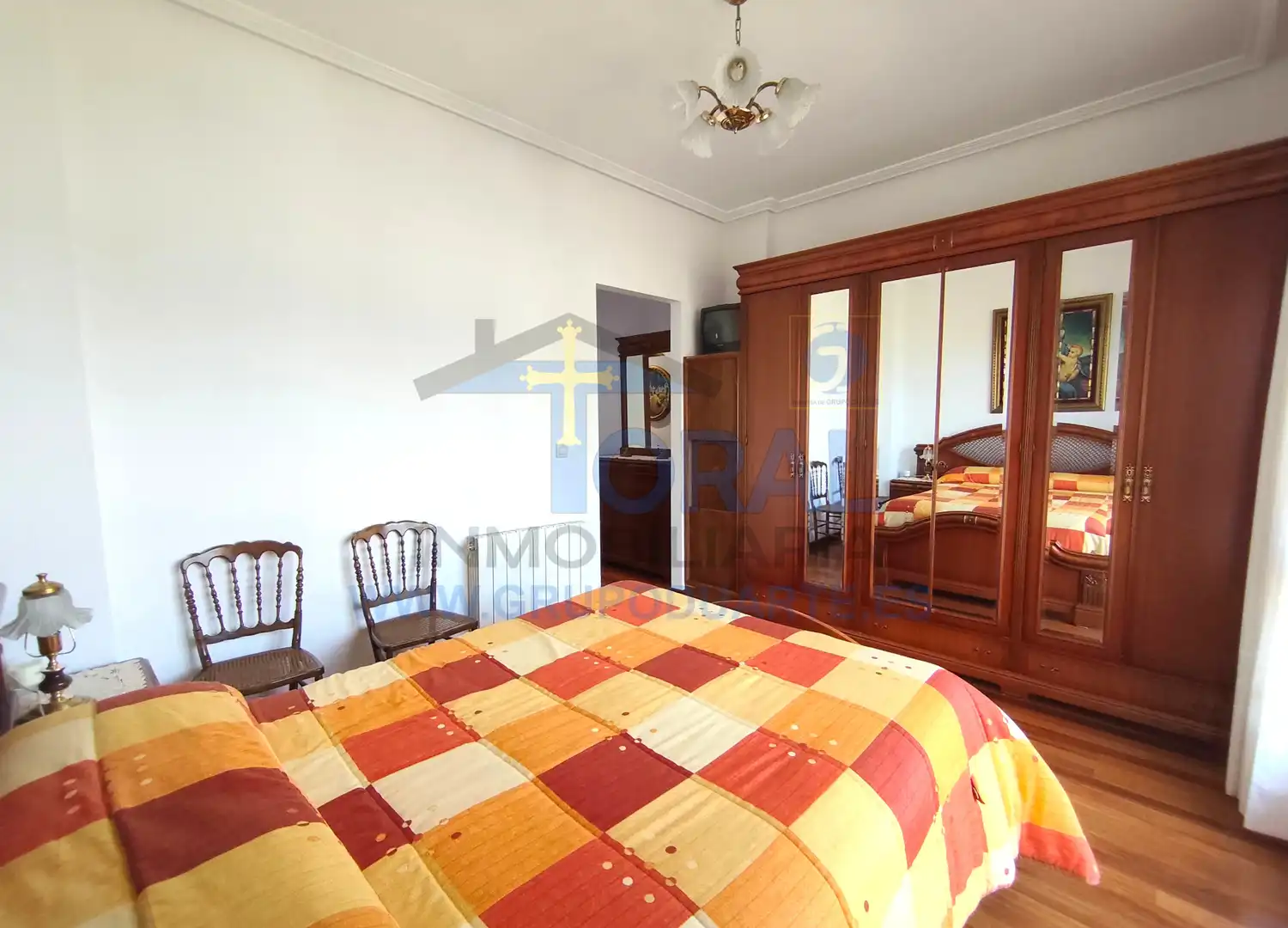 Dormitori de Casa o xalet en venda en Siero amb Calefacció, Jardí privat i Parquet